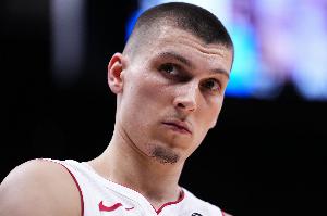 蒂格：ESPN排名卡鲁索弗拉格排希罗前面太离谱 后者才进全明星