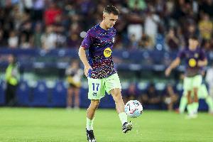 世体：卡萨多因身体不适退出训练，巴萨正在评估球员伤情