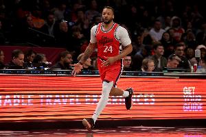 鲍威尔：胜利并非全靠大牌球星，32岁的我仍是冉冉升起的新星。