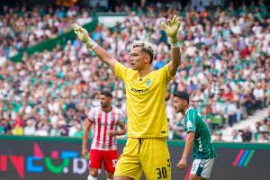 日本希望归化21岁不莱梅主力门将巴克豪斯，双方已开启谈判。