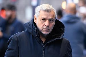 里尔主帅：我从未见过有球队将一个点球罚三次，我们击败了欧联夺冠热门。