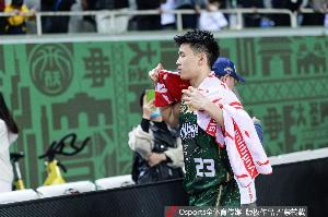 林葳的最强校友阵容揭晓：鸭王、狄龙等名宿在列，还包含WNBA当年的状元与榜眼！