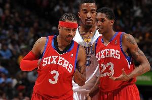 路威：艾弗森在客场的待遇绝对独一无二&堪比乔丹 就像个摇滚巨星