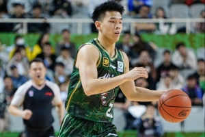 林葳：渴望尝试不同事物，此行旨在学习美国篮球的理念与风格。