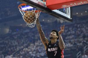 斯波强调标准严格，谈及韦尔18+13：我更看重比赛影响力而非数据。