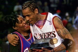 艾弗森：有男球迷在街头邀我共餐，称对我的喜爱如同兄弟情深。