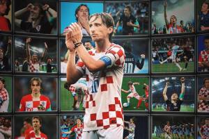 凭借3分优势与15个净胜球的优势，克罗地亚基本锁定世界杯席位，40岁的莫德里奇在6场比赛中贡献了1球2助攻。