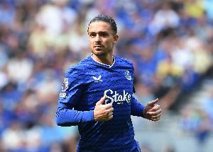 《镜报》指出，格拉利什的租借表现虽然亮眼，但曼城此举却有回避嫌疑，此举破坏了英超的公平竞争环境。