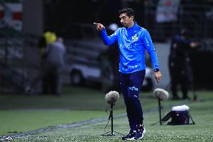 ESPN消息，诺丁汉森林上月曾邀请帕尔梅拉斯主帅执教，但遭到了对方的拒绝。