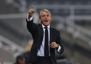 据《电讯报》报道，森林队已与曼奇尼及戴奇取得联系，而马尔科-席尔瓦的违约金为700万英镑。