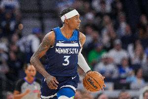 爱德华兹盛赞麦丹：他是一位顶级的得分手，若他能有稳定发挥，我们的实力将提升十倍不止。