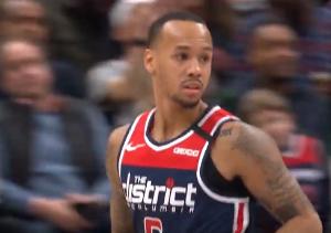 前NBA后卫沙巴兹-内皮尔在奇才担任教练学徒，你还记得他吗？