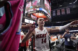 希罗今年未提前续约，明年可重启谈判，进最佳阵最高可续5年3.8亿！