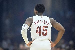 米切尔在上赛季被淘汰后深受打击，他和队友提前几周便开始了训练。