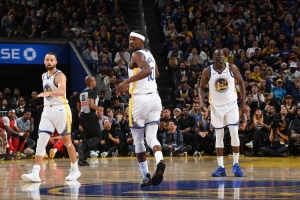 限制三巨头出场时间仍力克湖人！勇士能否战胜时间冲击冠军？