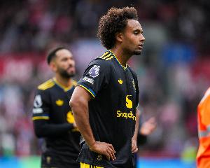 镜报：齐尔克泽冬窗离队意愿强烈，4250万欧标价引关注，阿莫林战术体系无其位置