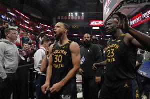 皮尔斯：库里再征战约三年后或将退役，届时勇士王朝的篇章也将随之落幕。