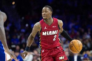 罗齐尔25-26赛季薪资将暂停发放，改为分24次支付，月初与月中各发放111万美元。