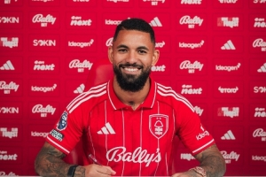 根据《都灵体育报》的消息，道格拉斯-路易斯在本轮英超比赛中遭遇伤病，这使得触发对他的买断条款变得更加困难。