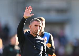 《电讯报》报道称，加里-奥尼尔最终决定退出狼队主帅候选，球迷的反对是促成这一结果的因素之一。