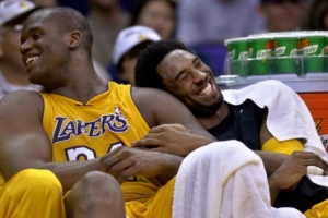 科比若换为麦迪，湖人能否夺冠？斯科特：科比的珍贵在于他能激励鲨鱼进步。