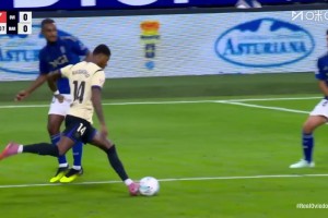 再造威胁！拉什福德外围兜射远角！奥维耶多门将飞身扑出！