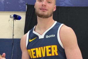 网友：布劳恩现在这造型，去了成都应该很吃香吧